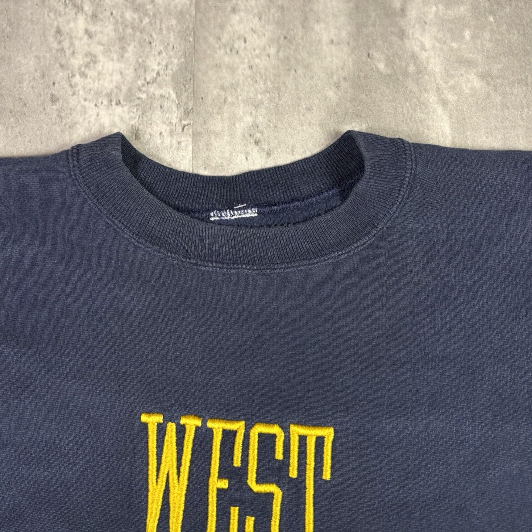 Champion VINTAGE Champion Sweatshirt West Virginia University 2XL Blue 90s Reverse Weave Pullover Graphic Print Embroidered Cotton Fleece Men Size US XXL / EU 58 / 5 - 6 Thumbnail