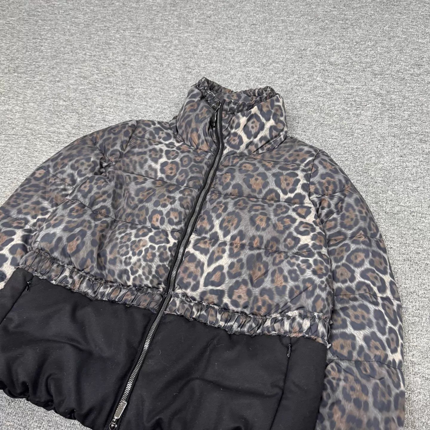 Moncler Moncler Leopard Print Panelled Down Jacket 0 99 New Size XS / US 0-2 / IT 36-38 - 4 Thumbnail