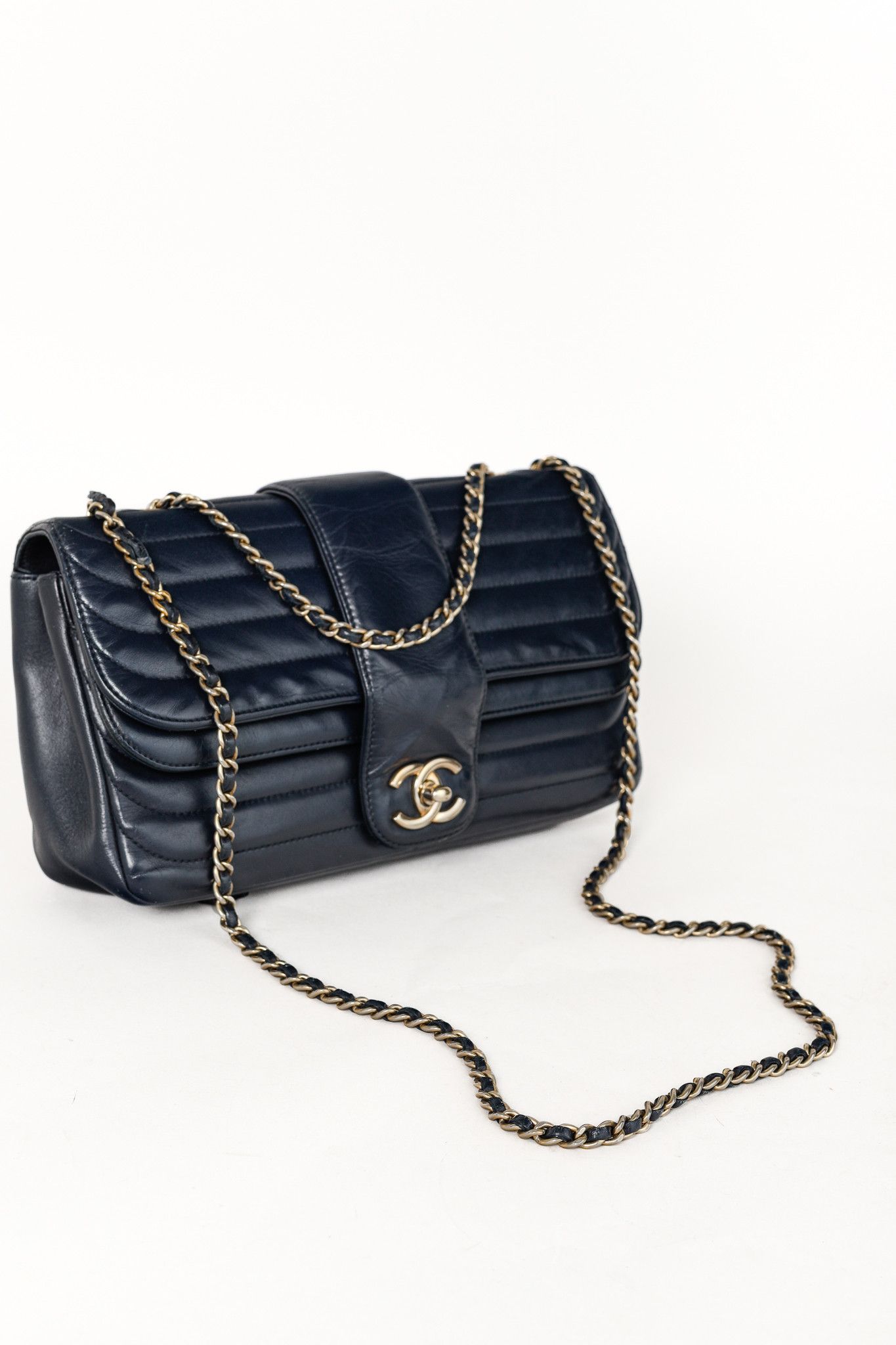 Chanel Chanel Vintage Mademoiselle Horizontal-Quilt Flap Bag Size ONE SIZE - 6 Thumbnail