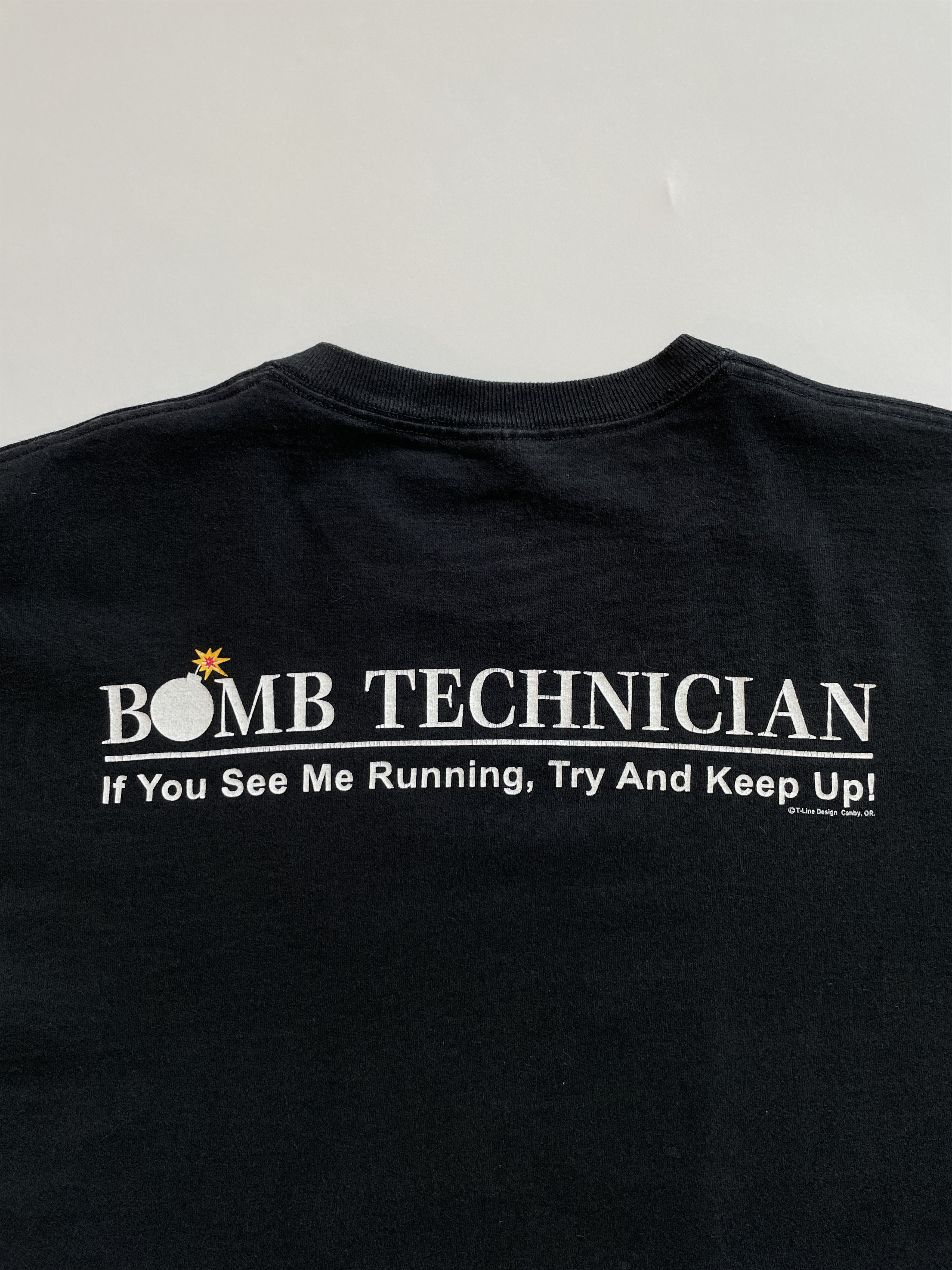 Vintage 2000s Boxy Bomb Technician Funny T-Shirt Size US XL / EU 56 / 4 - 1 Thumbnail