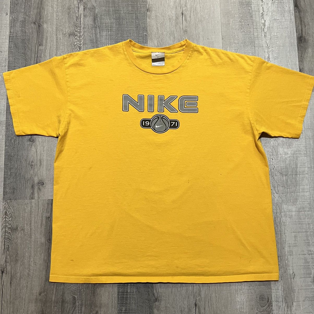 Nike × Vintage VTG Nike Basketball Yellow Y2K Spell Out Grey Tag T Shirt Size US XXL / EU 58 / 5 - 1 Thumbnail
