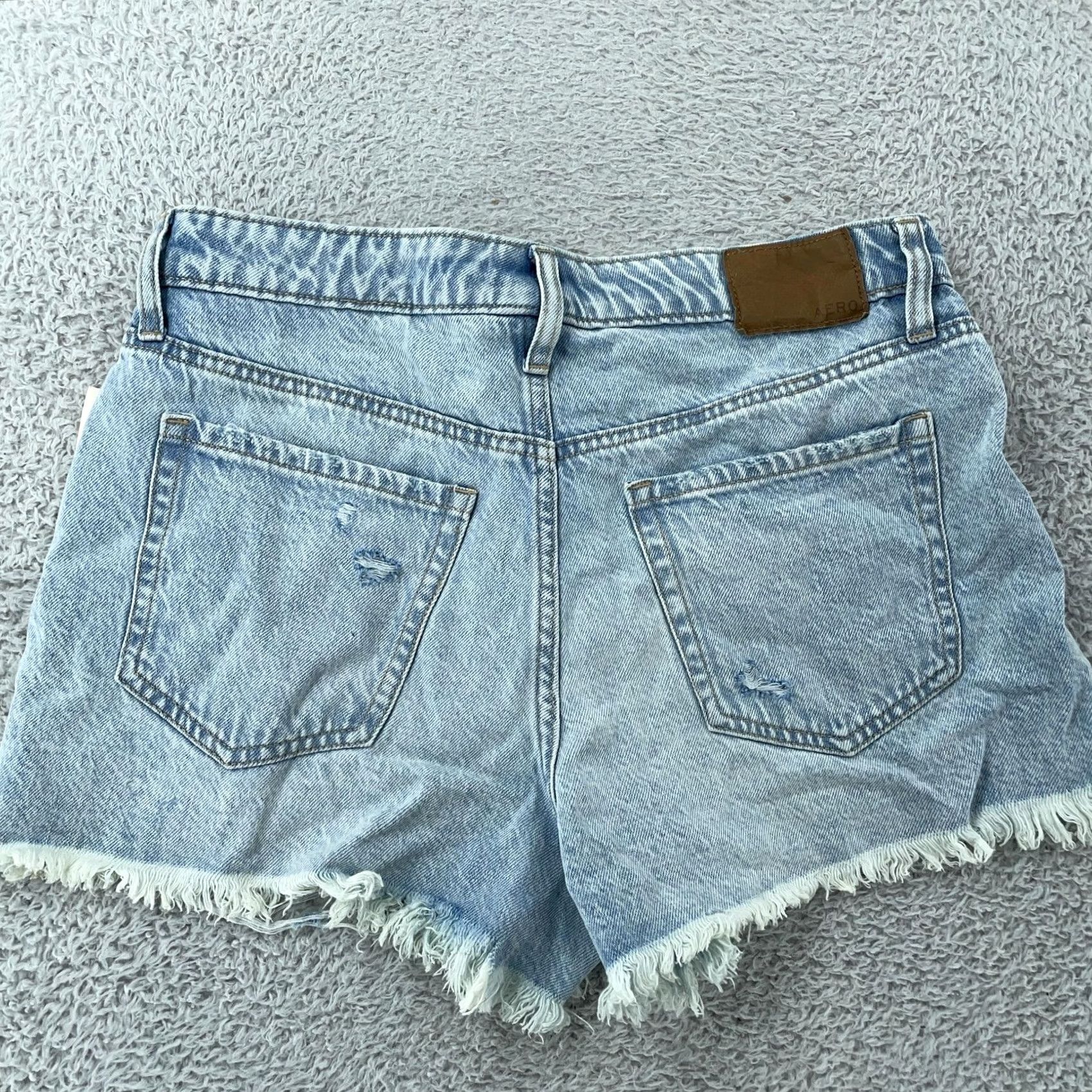 Vintage Aéropostale High Rise Shorty Denim Shorts Light Wash Vintage Distressed Womens 6 Blue Shorty Vintage Womens Jeans Shorts Size 28" / US 6 / IT 42 - 3 Thumbnail