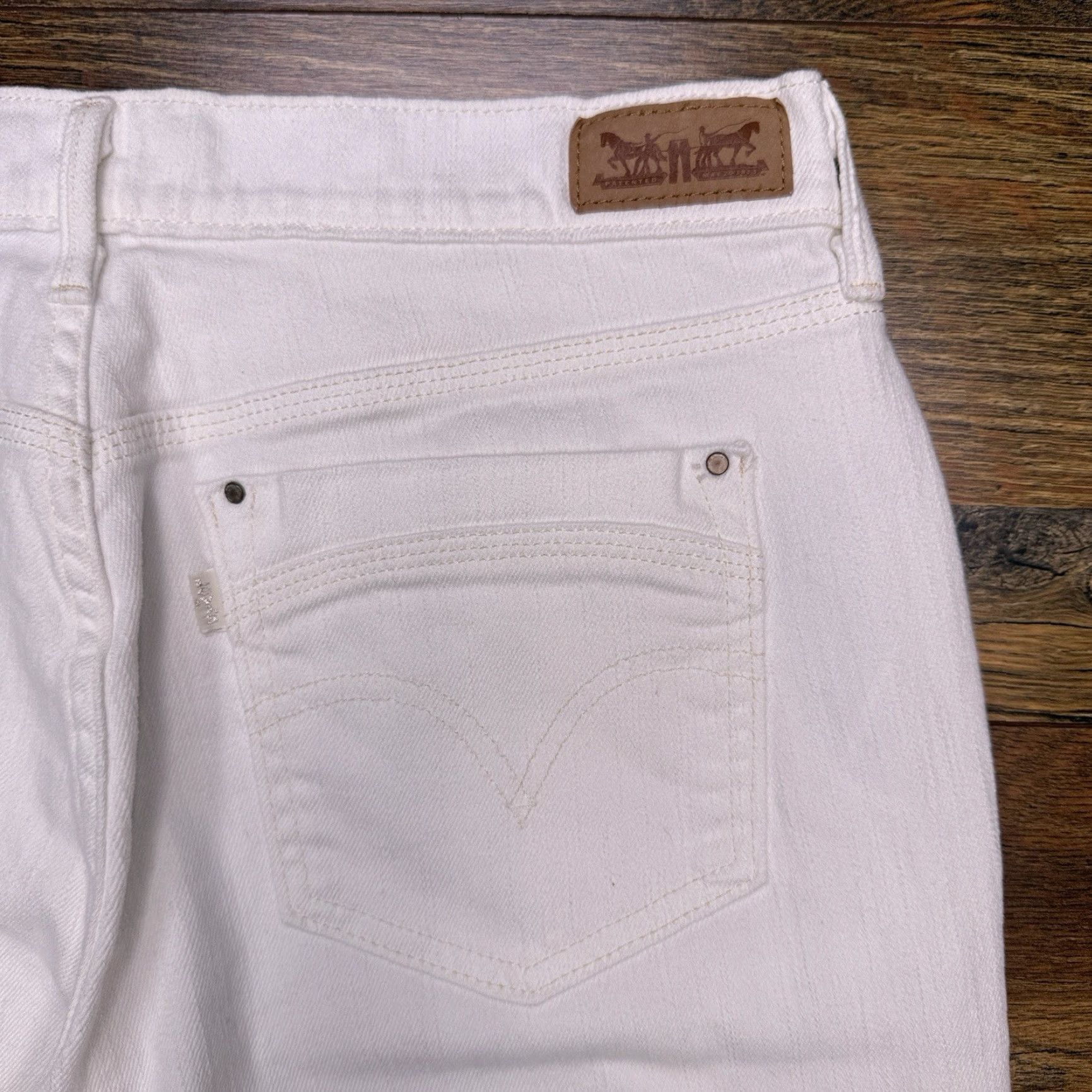 Levi's Levi's Jeans Capri Adult 8 White Mid Rise Stretch 5-Pocket Denim Logo Womens Size ONE SIZE - 6 Thumbnail