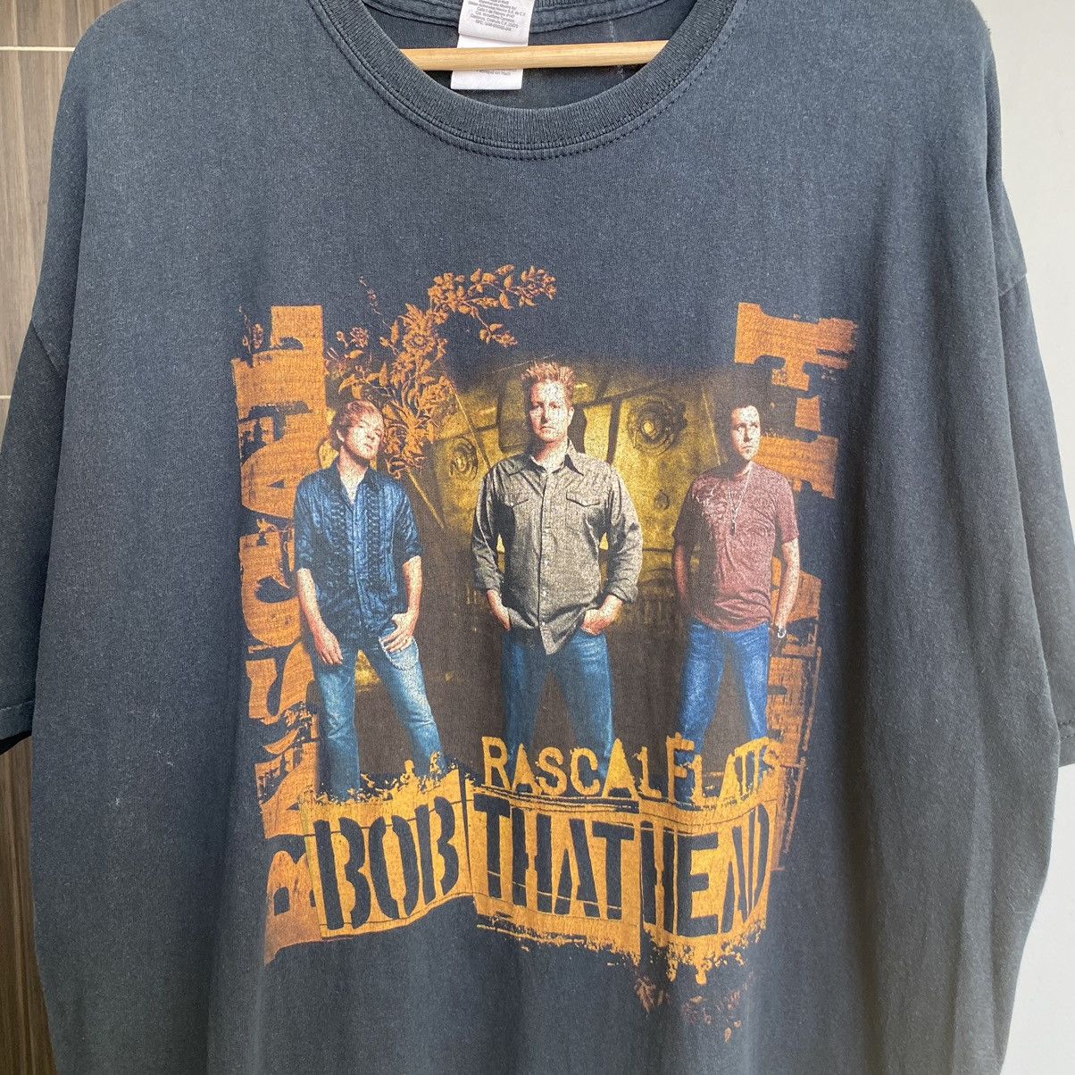 Band Tees Thrashed Faded Vintage Y2K Rascal Flatts ERD GRUNGE TEE Size US XL / EU 56 / 4 - 3 Thumbnail