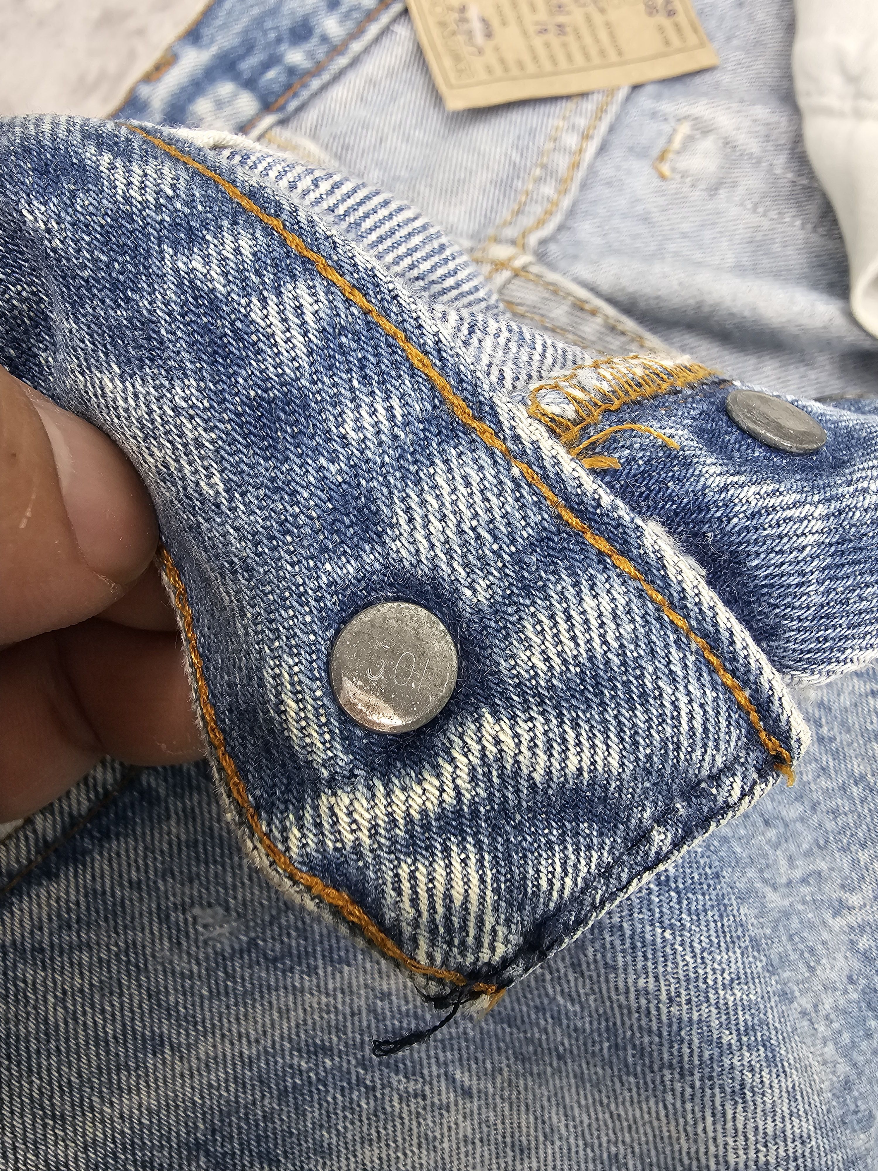 Levi's Vintage Clothing Vintage 90's LEVIS 501 Sun Faded Stain Blue Jeans L0576 Size US 29 - 12 Thumbnail