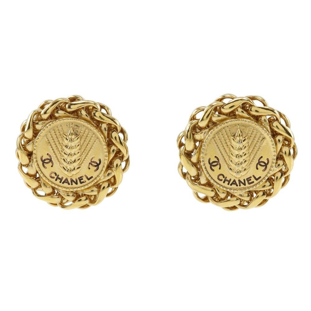 Chanel Chanel Vintage Round CC Clip-On Earrings Metal Size ONE SIZE - 1 Thumbnail
