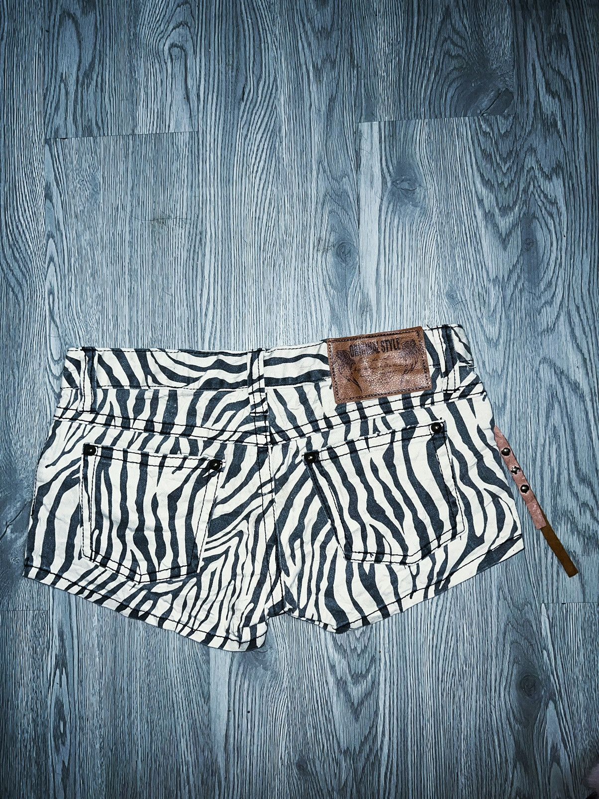 Seditionaries Zebra Gyaru mini shorts 🦓 Size 26" / US 2 / IT 38 - 2 Thumbnail