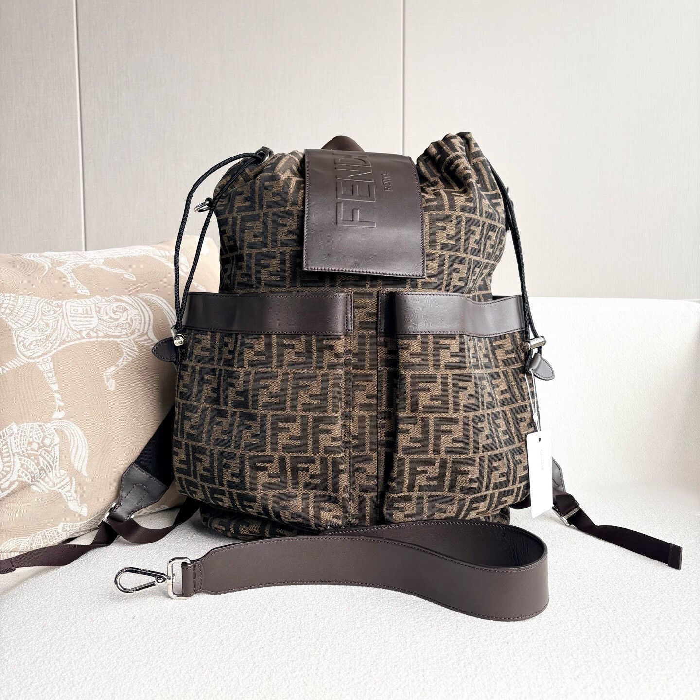 Fendi Pre-loved Bag Very good condition Size ONE SIZE - 1 Thumbnail