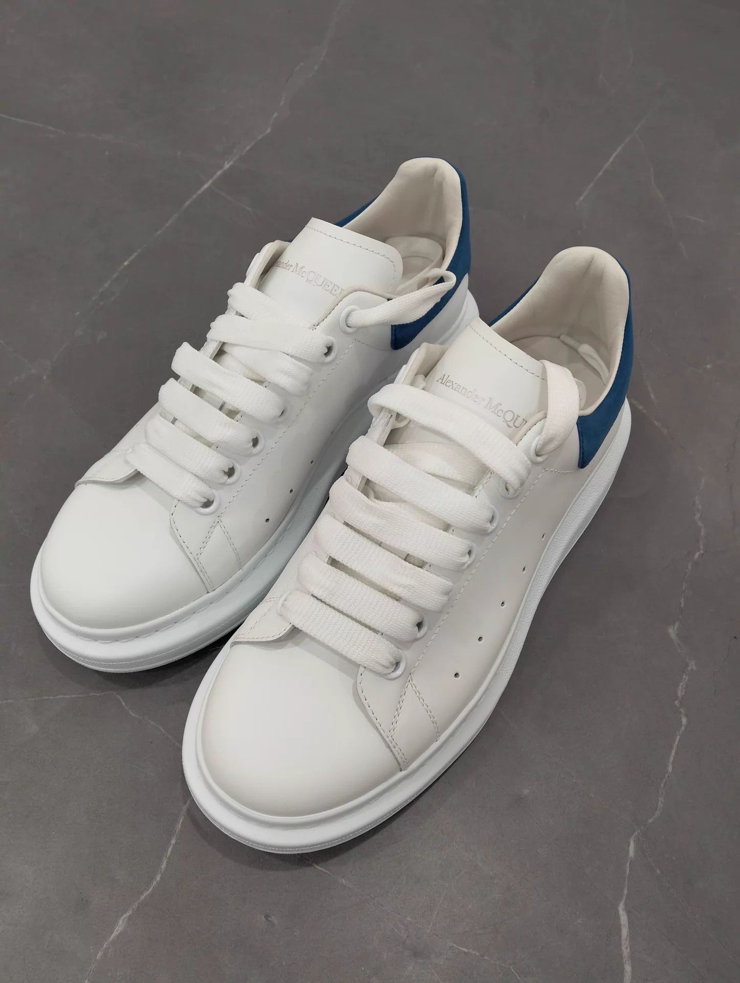 Alexander McQueen Alexander McQueen Blue Tail Platform Shoe 39.5 Size US 9 / IT 39 - 1 Thumbnail