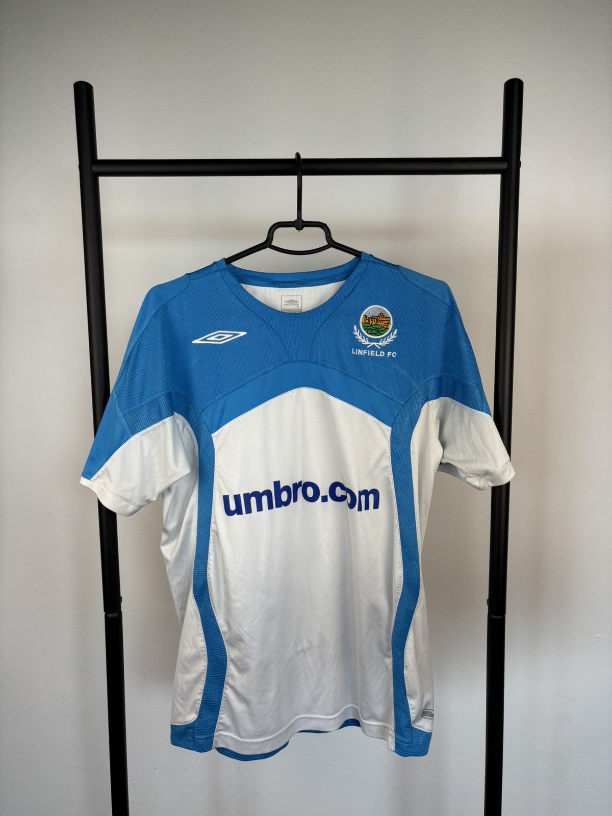 Umbro × Vintage Umbro x Linfield FC vintage jersey size M Size US M / EU 48-50 / 2 - 1 Thumbnail