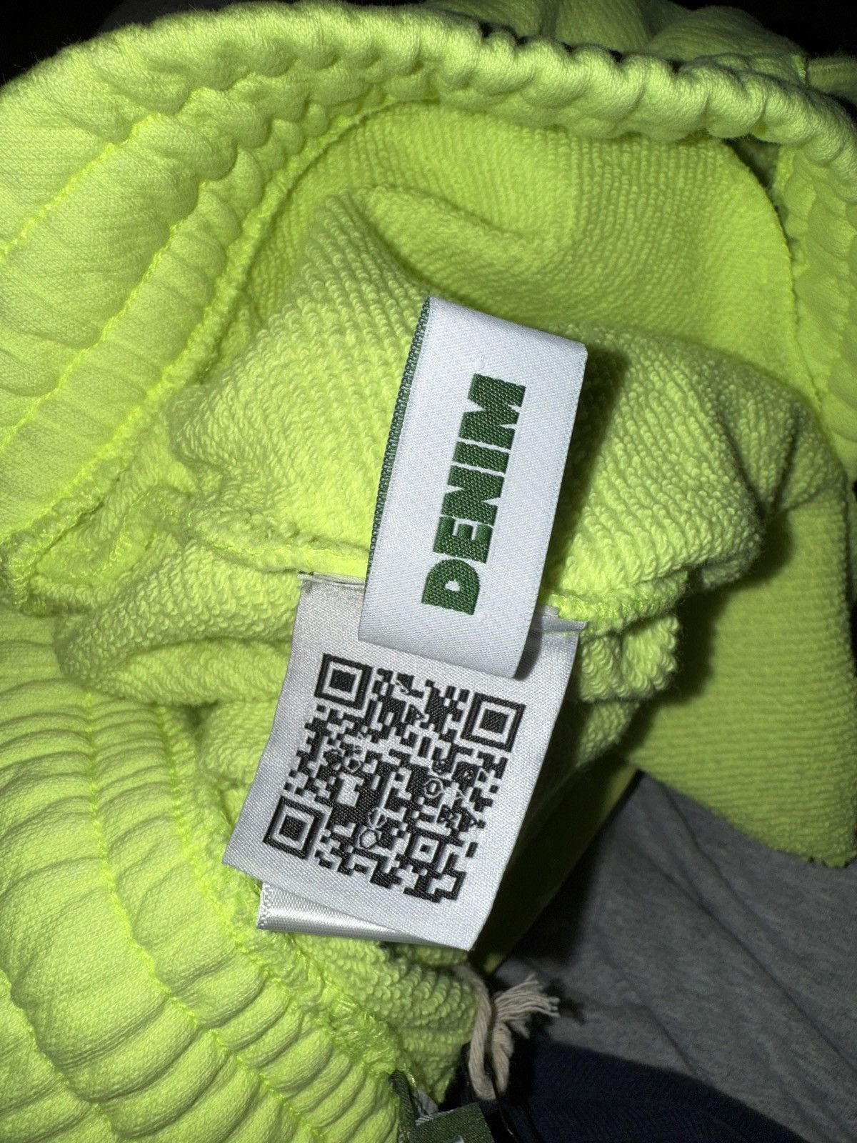 DENIM TEARS Denim Tears Mono Cotton Wreath Neon Green Sweatpants Size US 31 - 7 Thumbnail