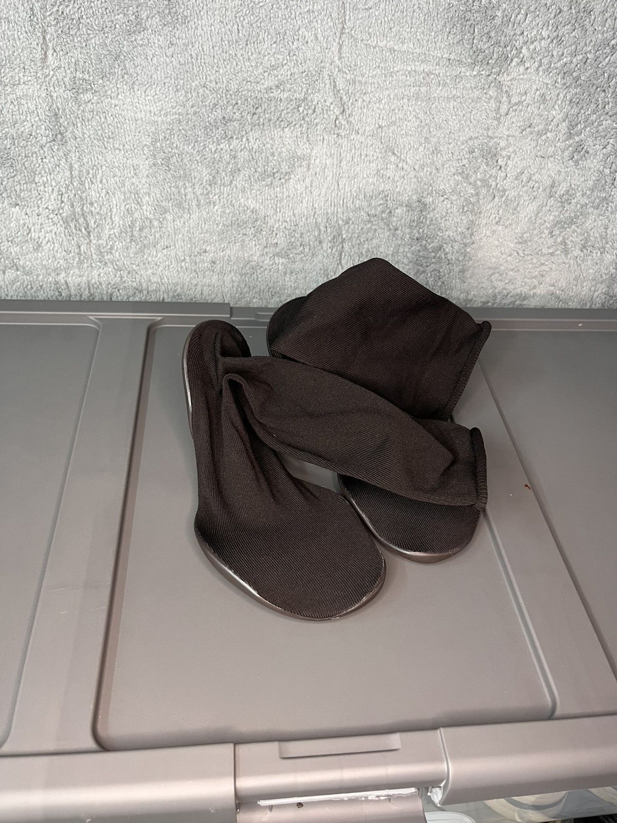 Yeezy Yeezy Pod Shoe Size US 6 / EU 39 - 2 Thumbnail