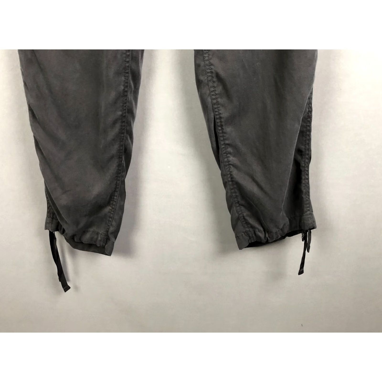 Ralph Lauren Ralph Lauren Women's Cargo Pants Size 2 Black Lyocell Cargo Pants Regular Small words adjusted Size 26" / US 2 / IT 38 - 6 Thumbnail