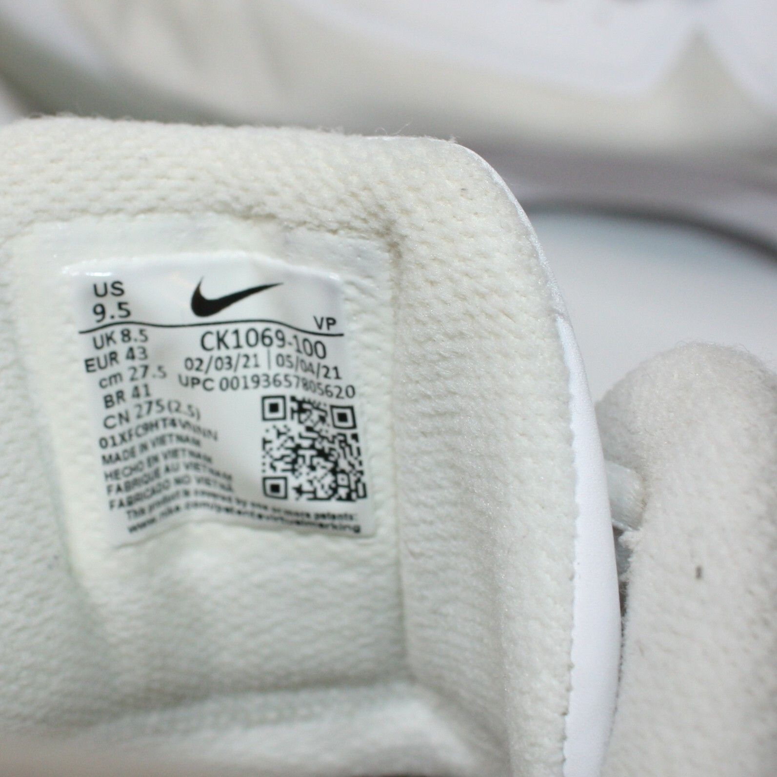 Nike Precision 4 Basketball Sneakers Runners in size US 9.5 Size US 9 / EU 42 - 4 Thumbnail