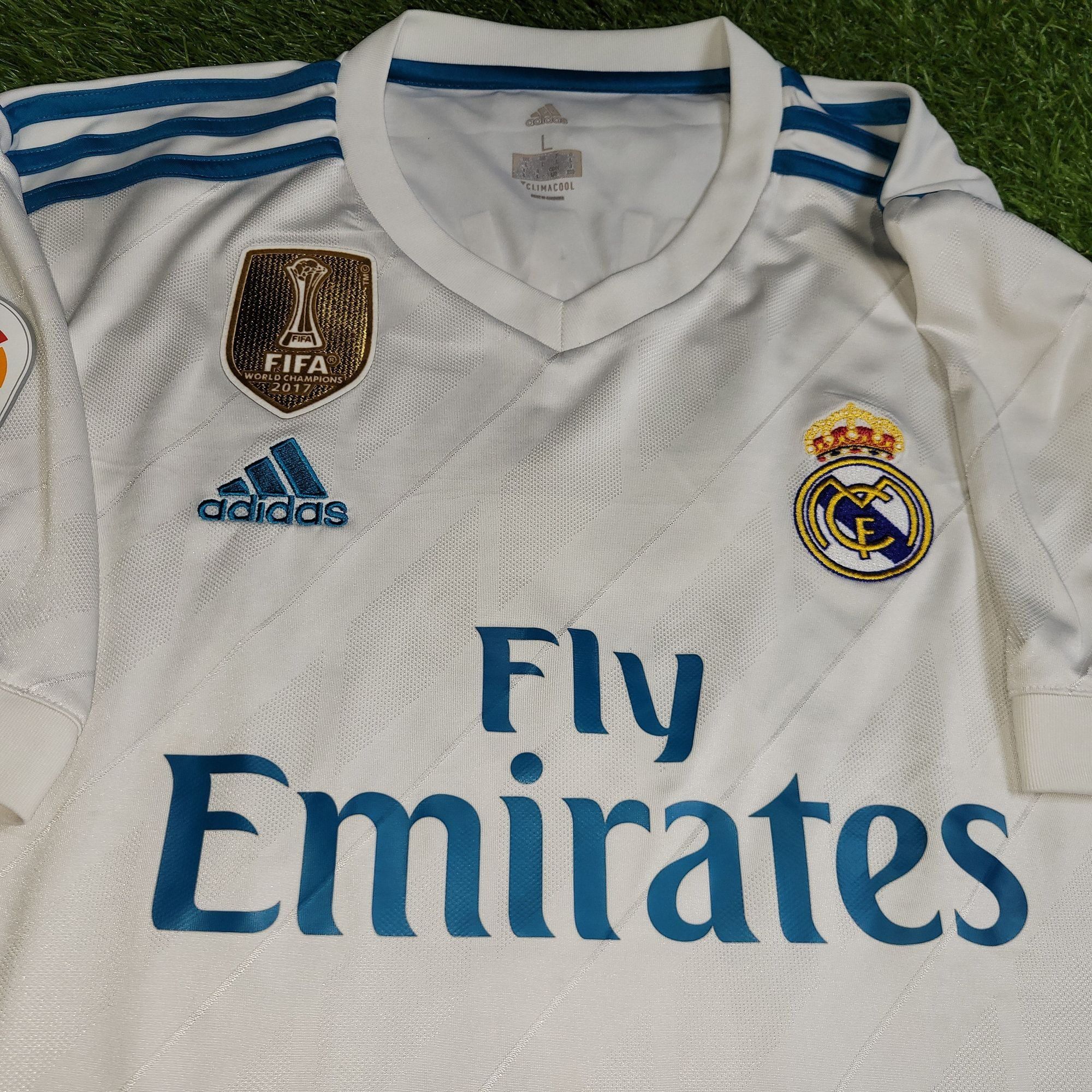 Adidas Cristiano Ronaldo Real Madrid 2017 2018 Soccer Jersey L Size US L / EU 52-54 / 3 - 3 Thumbnail