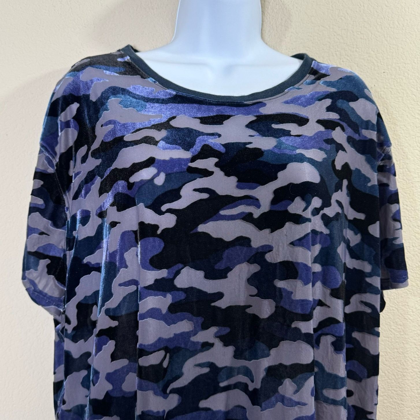 Free People free people | velvet burnout blue camo boho tee sz S Size S / US 4 / IT 40 - 3 Thumbnail