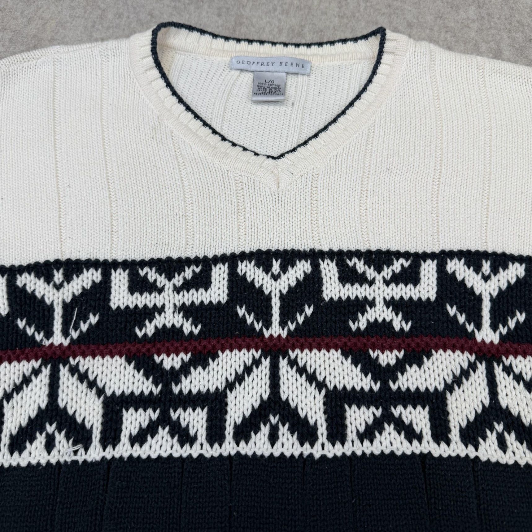 Geoffrey Beene VINTAGE Geoffrey Beene Sweater Mens Large White Navy Fair Isle Cotton V Neck Pullover Size US L / EU 52-54 / 3 - 3 Thumbnail