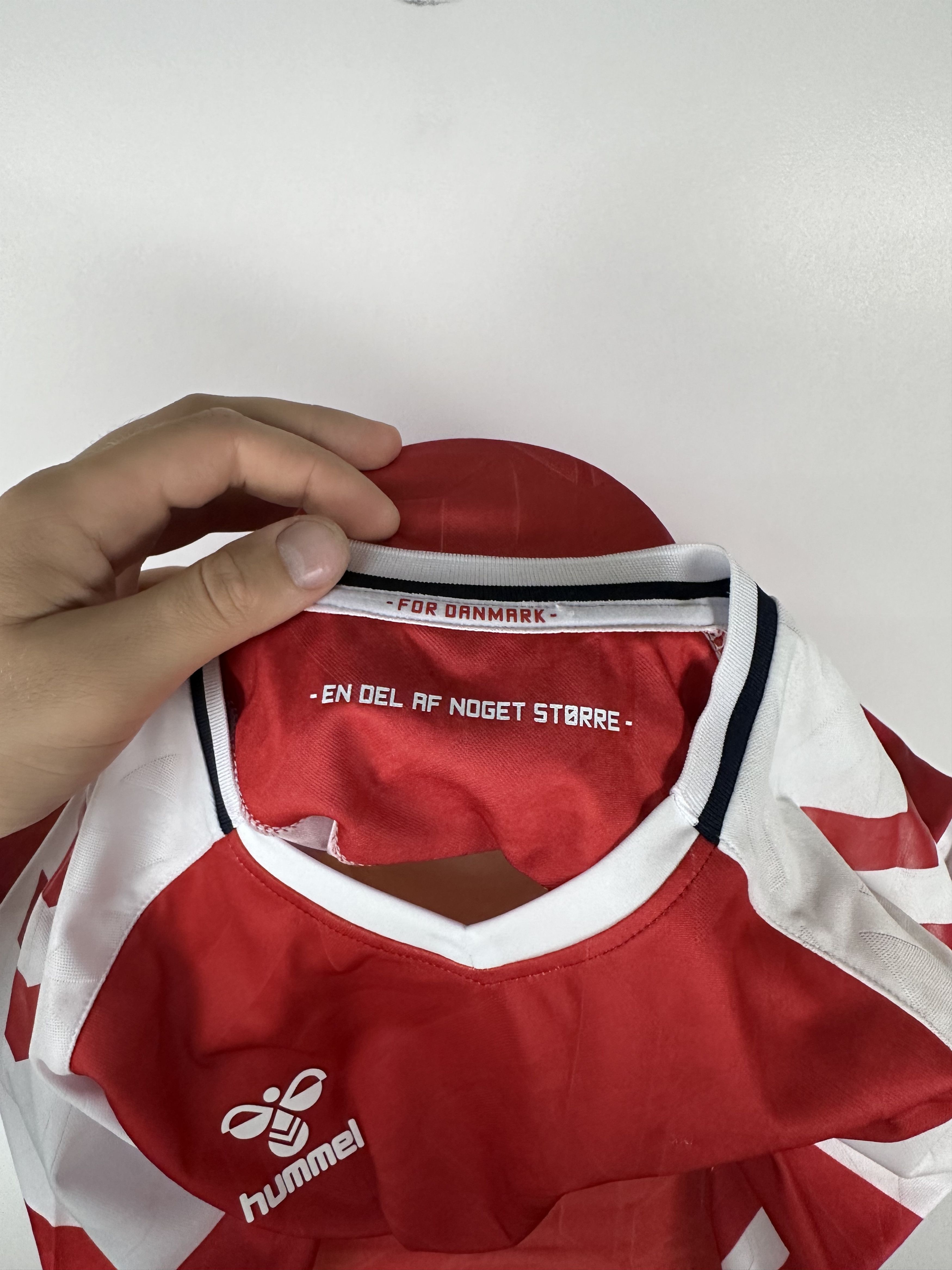 Hummel × Vintage DENMARK 2023 2024 HOME FOOTBALL SHIRT SOCCER JERSEY HUMMEL Size US S / EU 44-46 / 1 - 11 Thumbnail