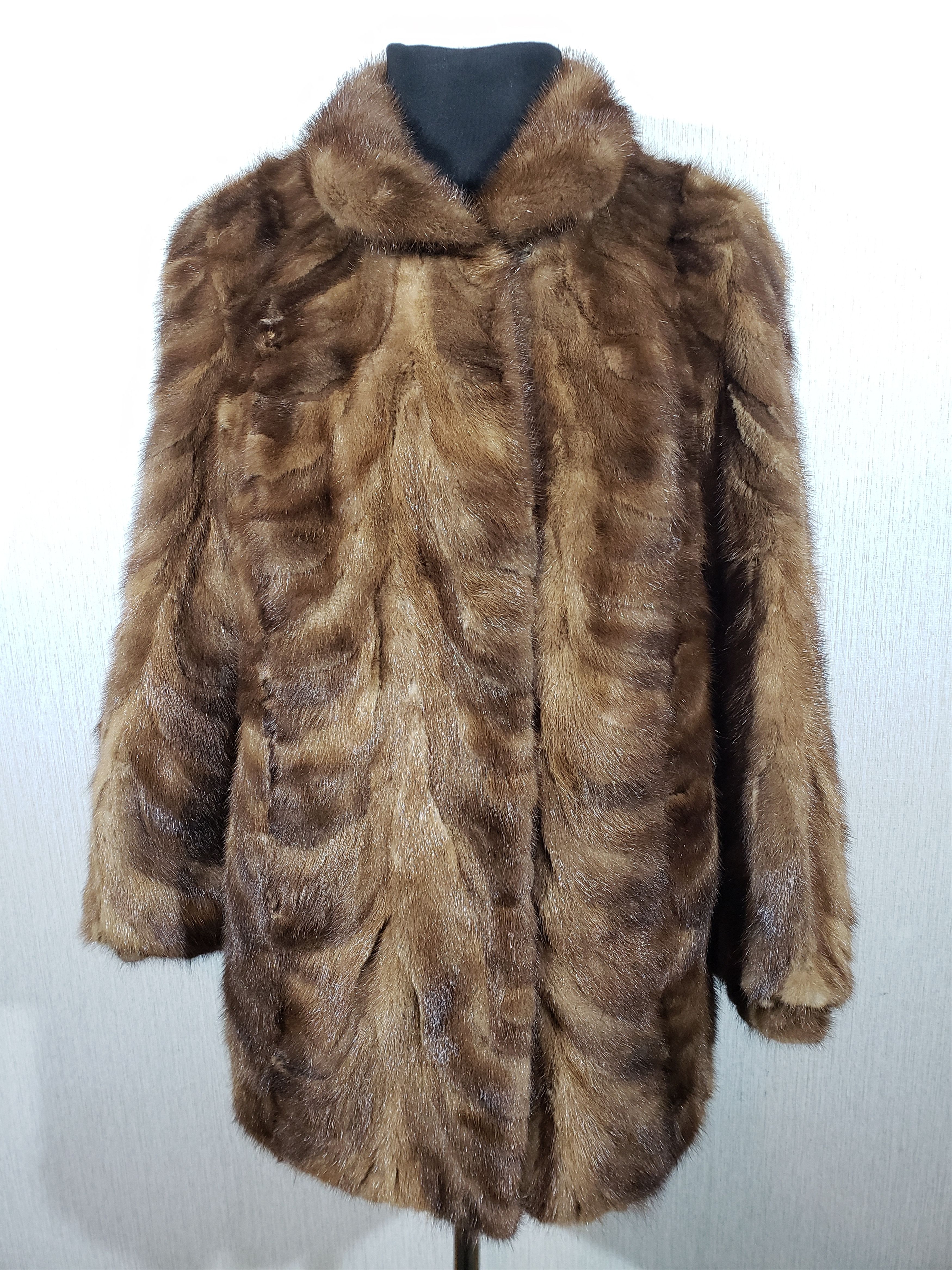 Other Stylish brown women's mink coat. Size XL / US 12-14 / IT 48-50 - 1 Thumbnail