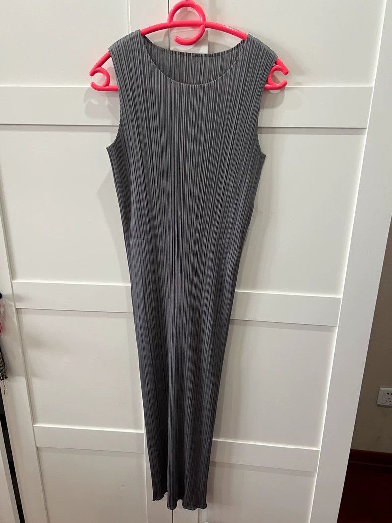 Issey Miyake Issey Miyake size:2 Dark grey pleated dress Size M / US 6-8 / IT 42-44 - 2 Thumbnail