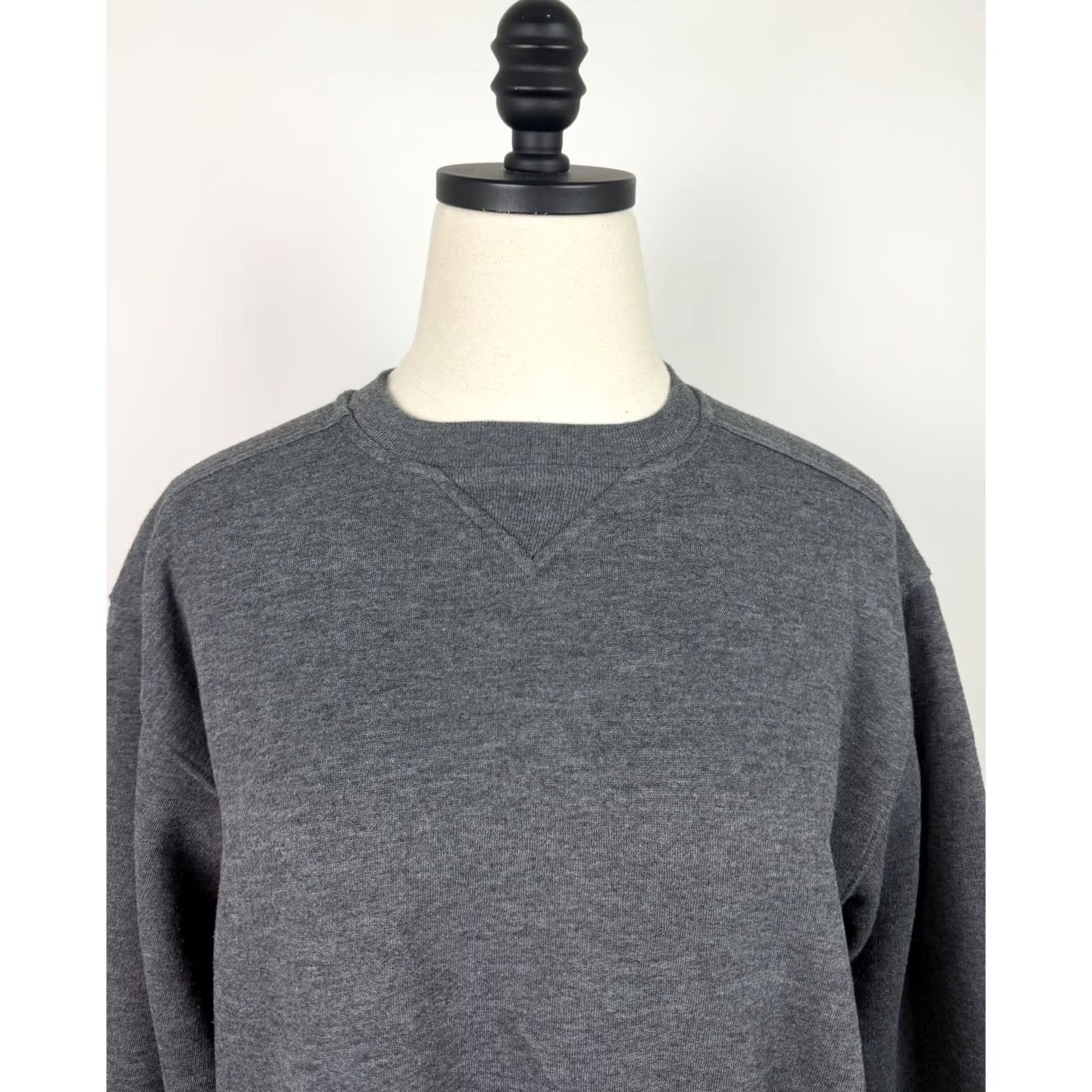 Vintage VINTAGE Jennifer Moore Sweatshirt Womens XS Charcoal Gray Crewneck Tri-blend Knit Pullover 90s Grunge Retro Casual Womens XS Size XS / US 0-2 / IT 36-38 - 2 Thumbnail