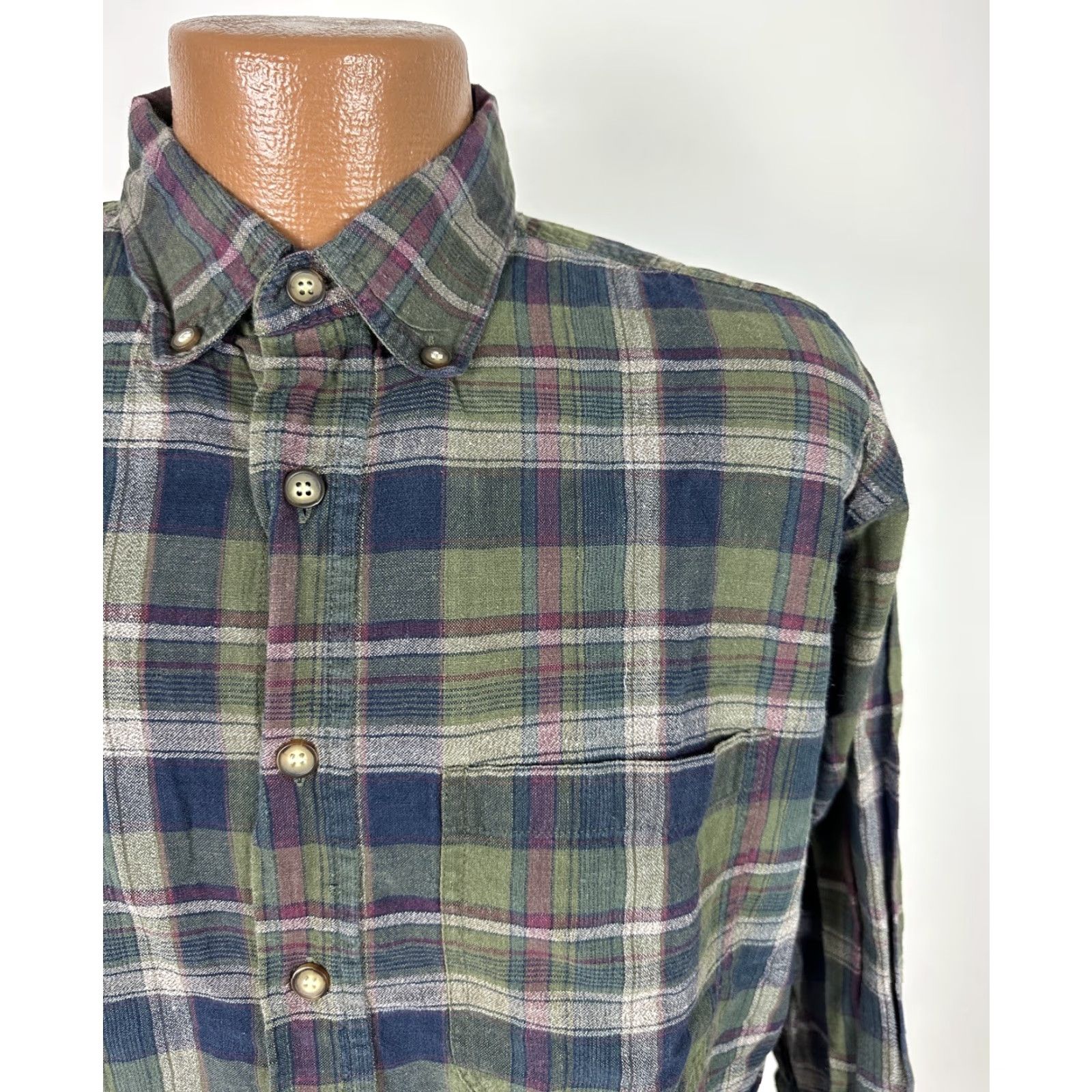 Equipment VINTAGE Basic Equipment Shirt Men Medium 90s Plaid Button-Up Cotton Green Casual 90s Vintage, Outdoor, Preppy Mens Shirt Size US M / EU 48-50 / 2 - 2 Thumbnail