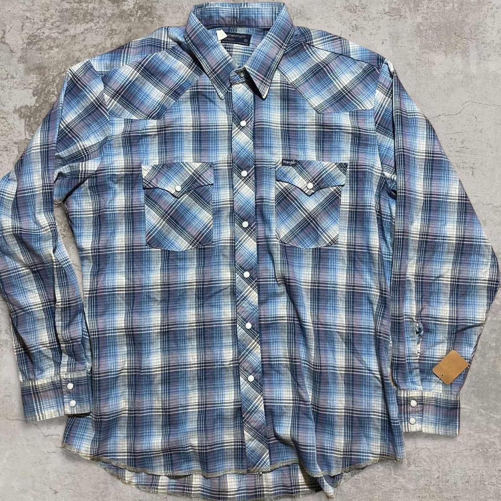 Wrangler 90s pearl snap Blue plaid Wrangler shirt size men’s XL Size US XL / EU 56 / 4 - 1 Thumbnail