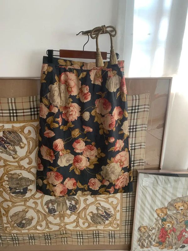 Burberry Burberry Multicolor Floral Midi Skirt Size 23" - 1 Thumbnail