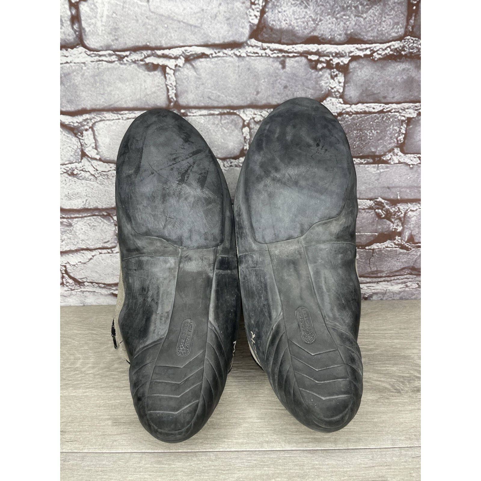 Other Mad Rock Phoenix Gray Synthetic Black Lace Rock Climbing Sho Size US 15 / EU 48 - 8 Thumbnail