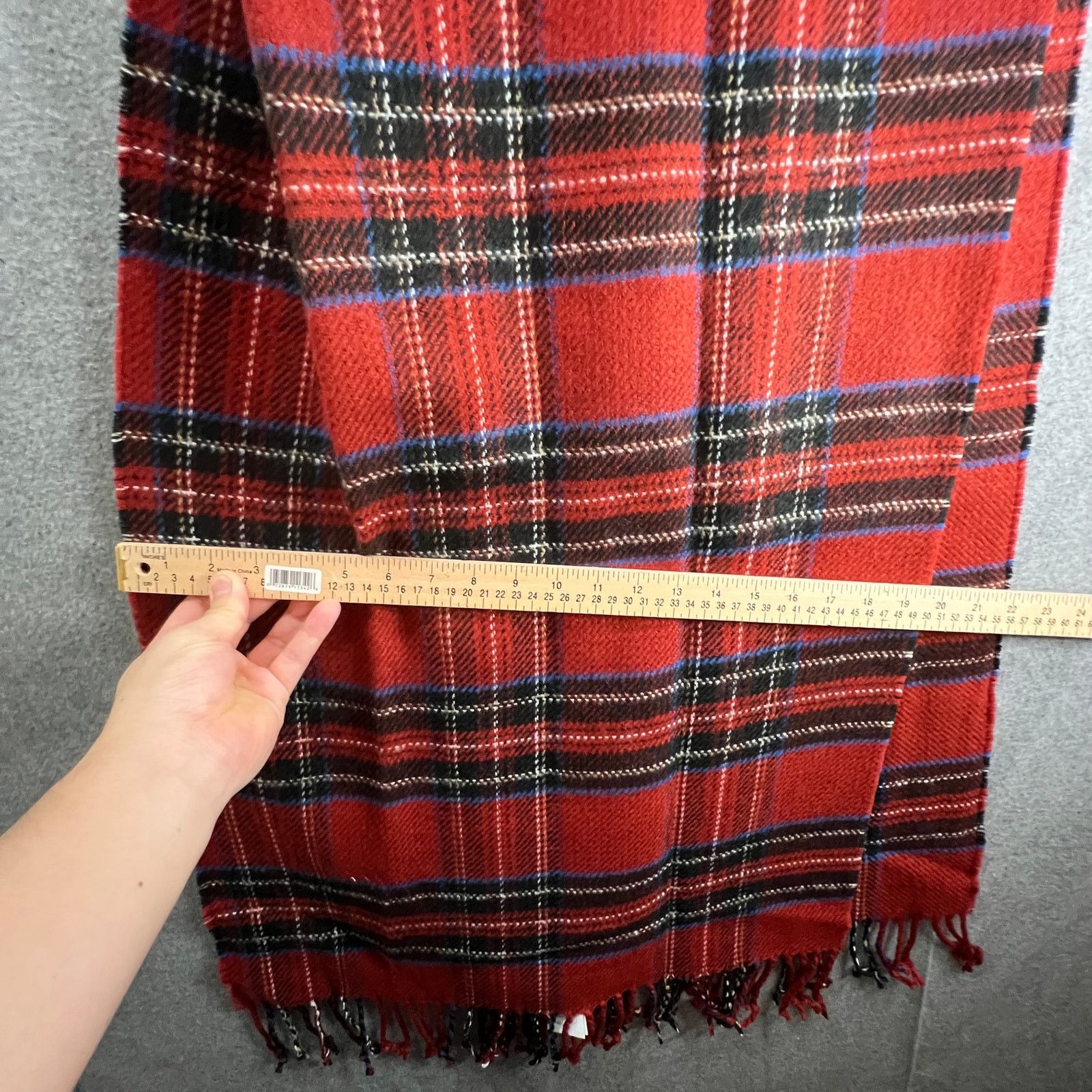 Abercrombie & Fitch Abercrombie & Fitch Plaid Scarves & Wraps Red Multi Color Size ONE SIZE - 2 Thumbnail