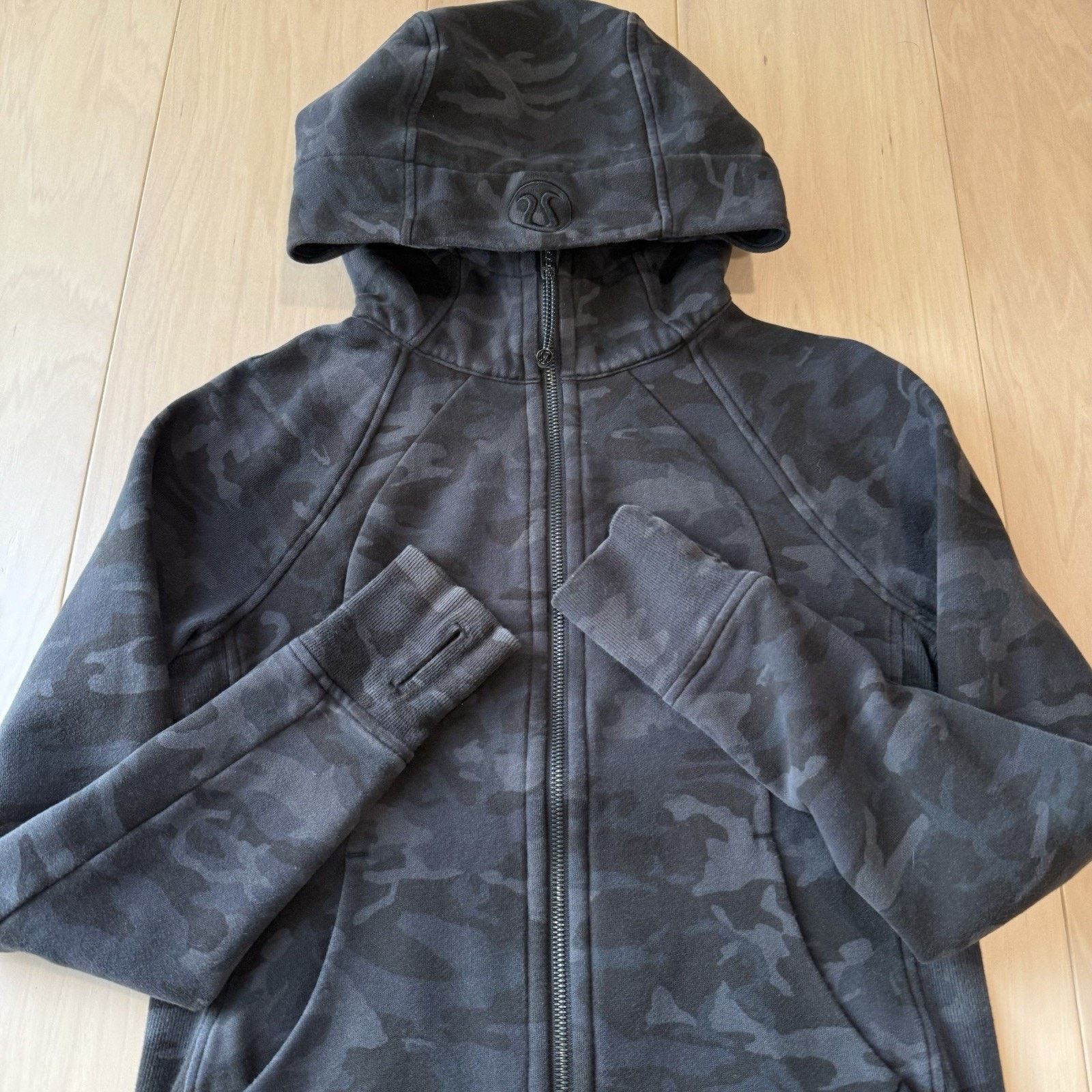 Lululemon Lululemon Scuba Hoodie 6 Black Camo Full Zip Jacket Workout Size M / US 6-8 / IT 42-44 - 4 Thumbnail
