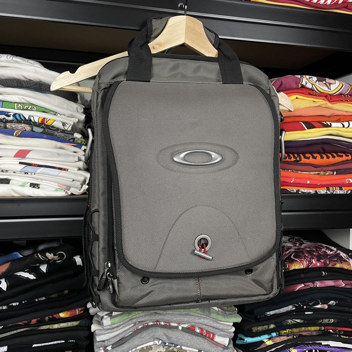 image of Avant Garde x Oakley Vintage Oakley Messenger Briefcase Laptop Bag in Black, Men's