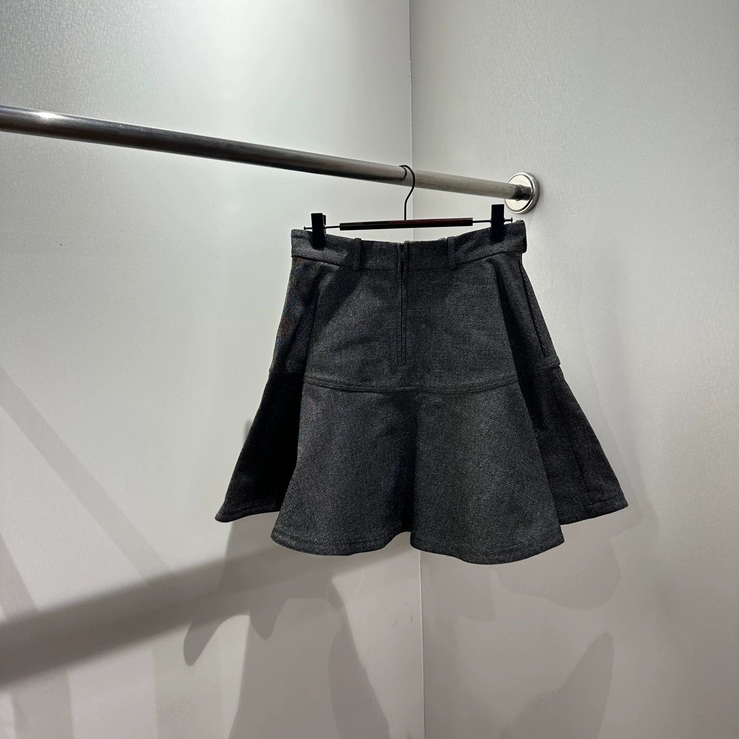Dior Christian Dior apr760 ruffle gray cotton skirt 36 Size 26" / US 2 / IT 38 - 2 Thumbnail