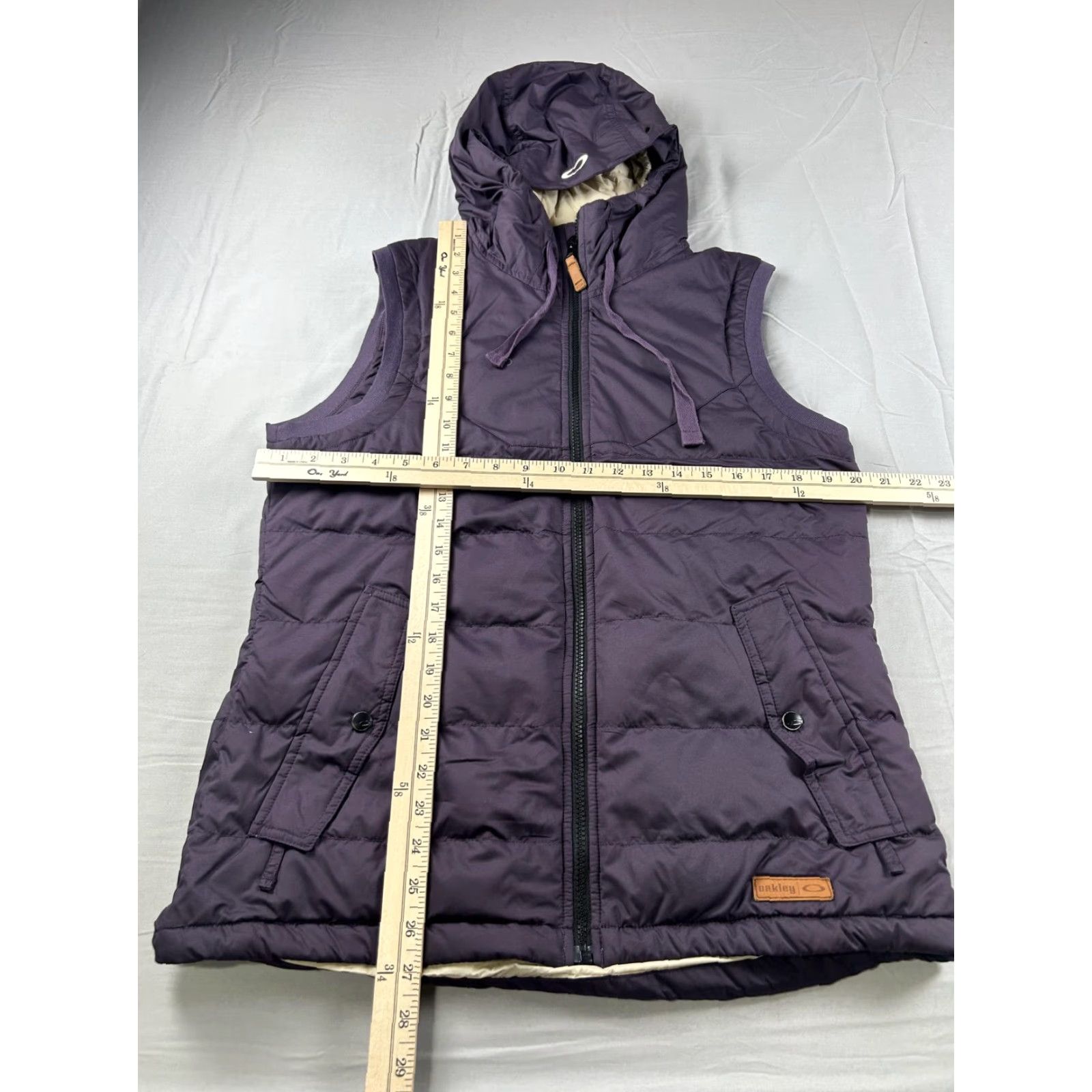 Oakley VINTAGE Oakley Vest Womens Small Purple Hooded Puffer Quilted Zip Pockets Insulated Size S / US 4 / IT 40 - 7 Thumbnail