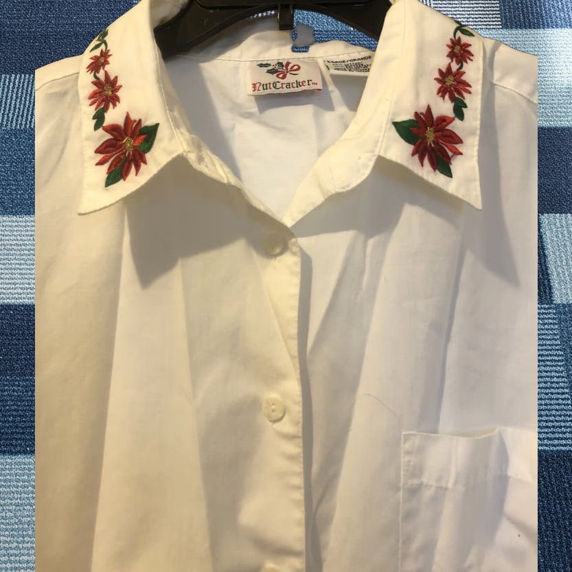 Vintage VINTAGE Nutcracker White Button-Up Shirt Christmas Holiday Holly Poinsettia Long Sleeve L Large Women’s Shirt Size L / US 10 / IT 46 - 1 Thumbnail