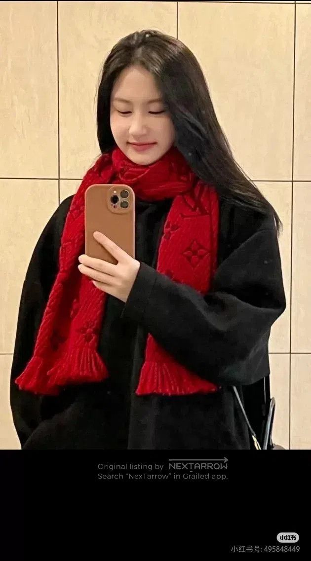 Louis Vuitton Louis Vuitton Classic Monogram Red Cashmere Scarf. Size ONE SIZE - 6 Thumbnail