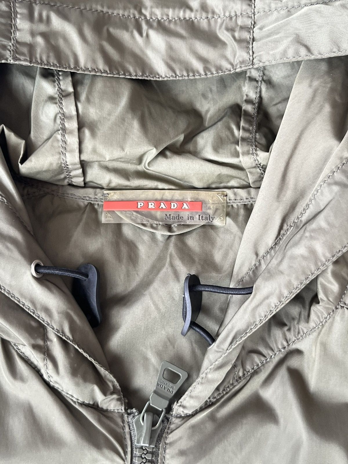 Prada Vintage Luxury Nylon Vest Prada MADE IN ITALY 🇮🇹 Size US S / EU 44-46 / 1 - 3 Thumbnail