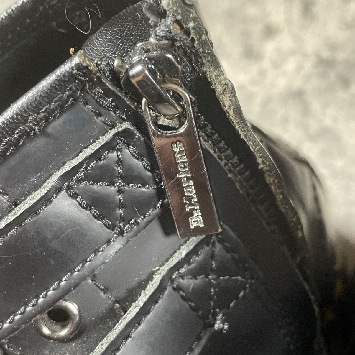 Dr. Martens Dr. Martin 1460 Alt duel Buccal Boots Size US 6 / EU 39 - 8 Thumbnail
