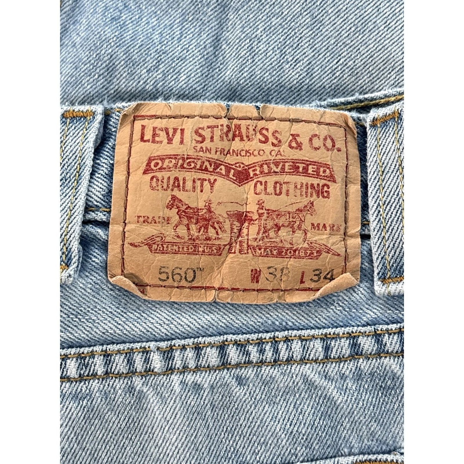 Levi's VTG Levi's 560 Jeans Men's 38x34 Denim Distressed 5-Pocket Zip Button Relaxed Tapered Blue USA City Hip Hop Western Size US 38 / EU 54 - 7 Thumbnail