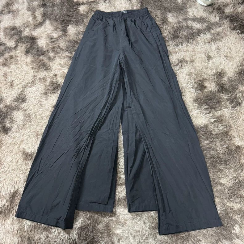 Balenciaga Balenciaga New Baggy Four-Leg Pants Size US 26 / EU 42 - 1 Thumbnail