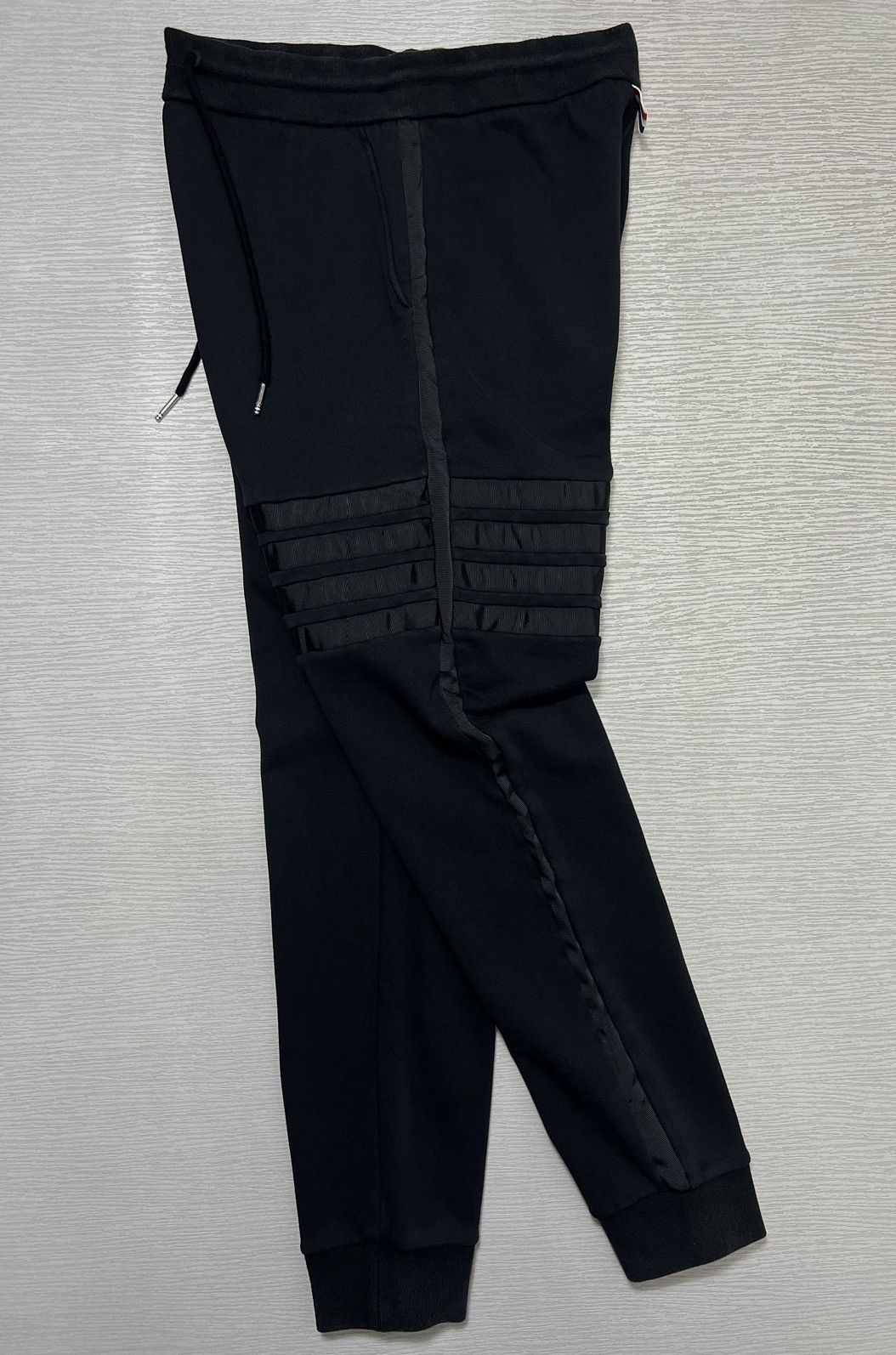 Thom browne sweatpants sizing deals