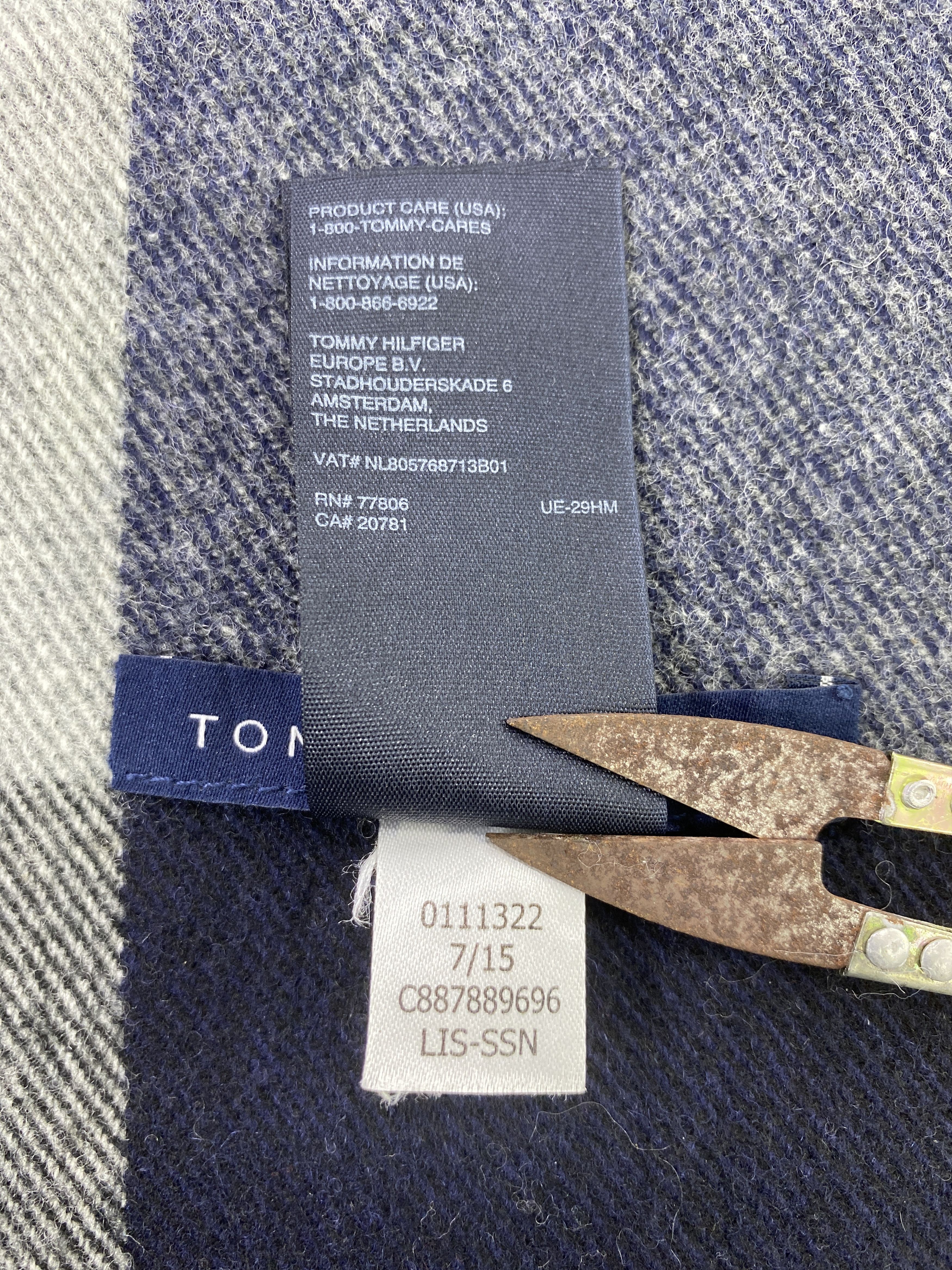 Tommy Hilfiger Tommy Hilfiger Scarf / Muffler / Neckwear -T556 Size ONE SIZE - 8 Thumbnail