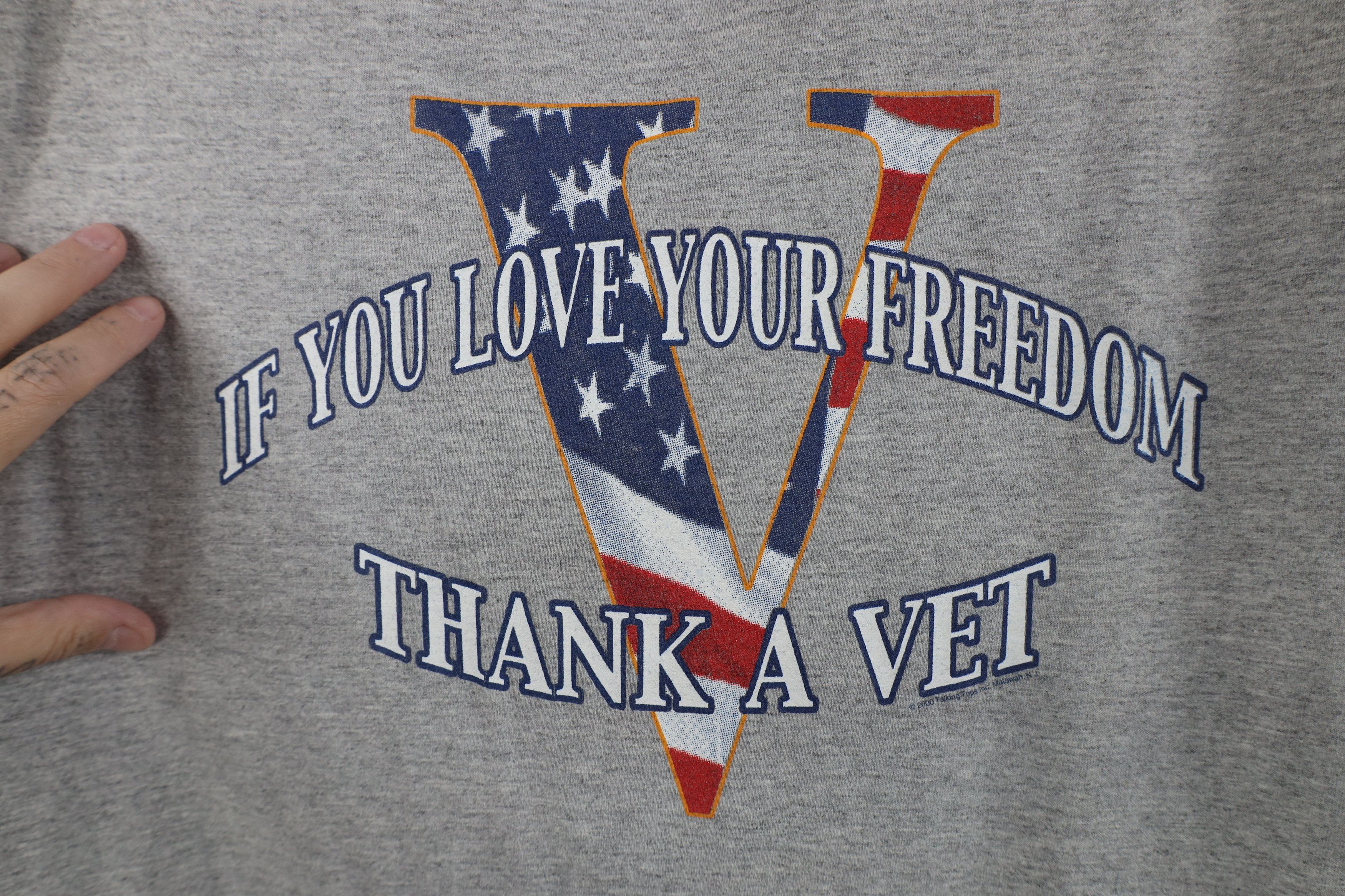 Vintage Vintage 90s Y2K A Veteran Military Short Sleeve T-Shirt Size US L / EU 52-54 / 3 - 4 Thumbnail