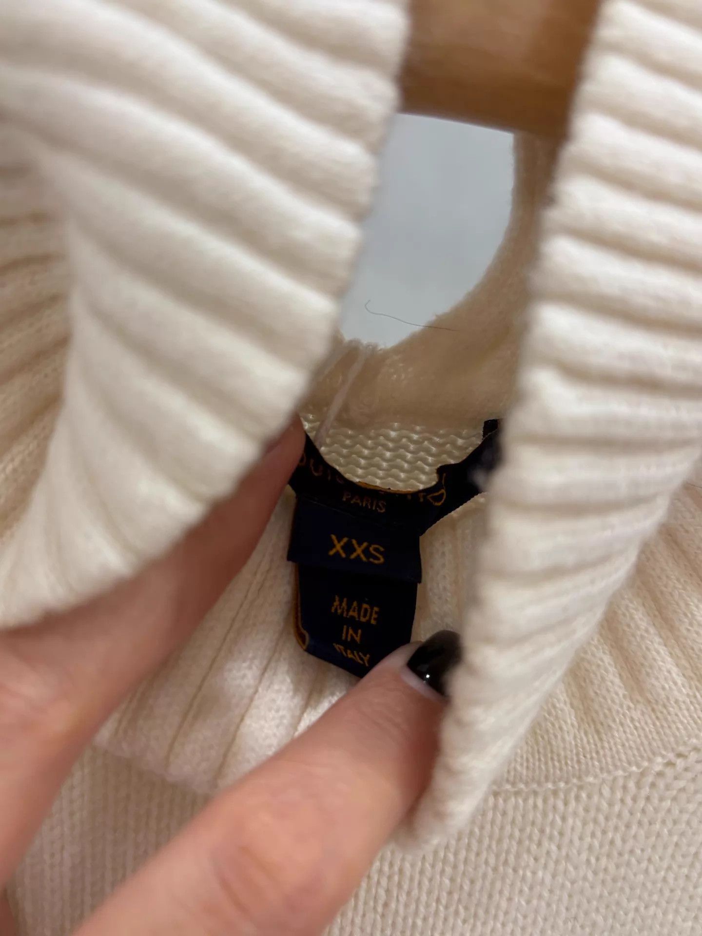 Louis Vuitton LV cream knit sweater with logo cuffs deadstock XXS Size XXS / US 00 / IT 34 - 5 Thumbnail