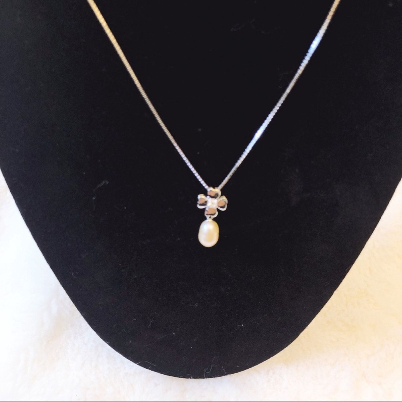 Other Sterling Silver Petal Flowers with Pearl Necklace Size ONE SIZE - 6 Thumbnail