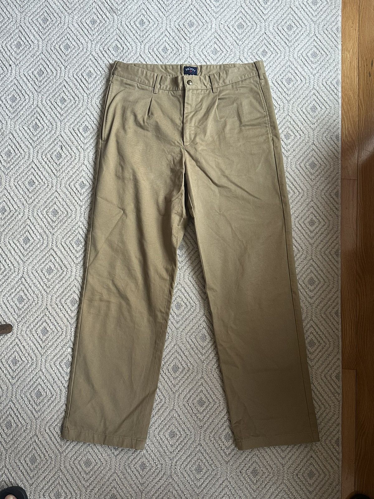 Noah Single Pleat Chino