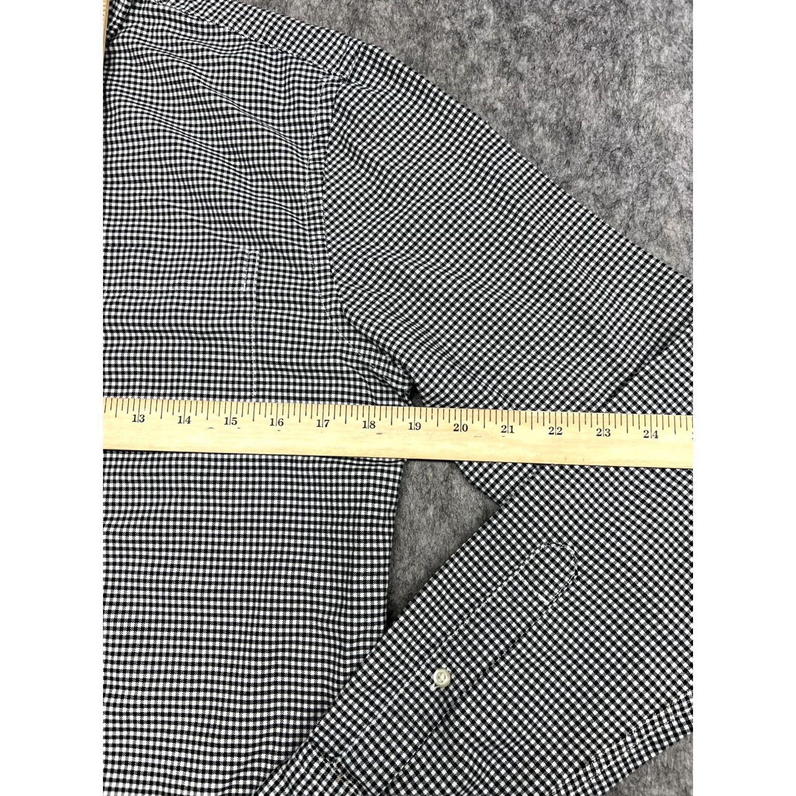 Banana Republic Banana Republic Shirt Mens S Black Check Grant Fit Oxford Button Career Office Size US S / EU 44-46 / 1 - 5 Thumbnail