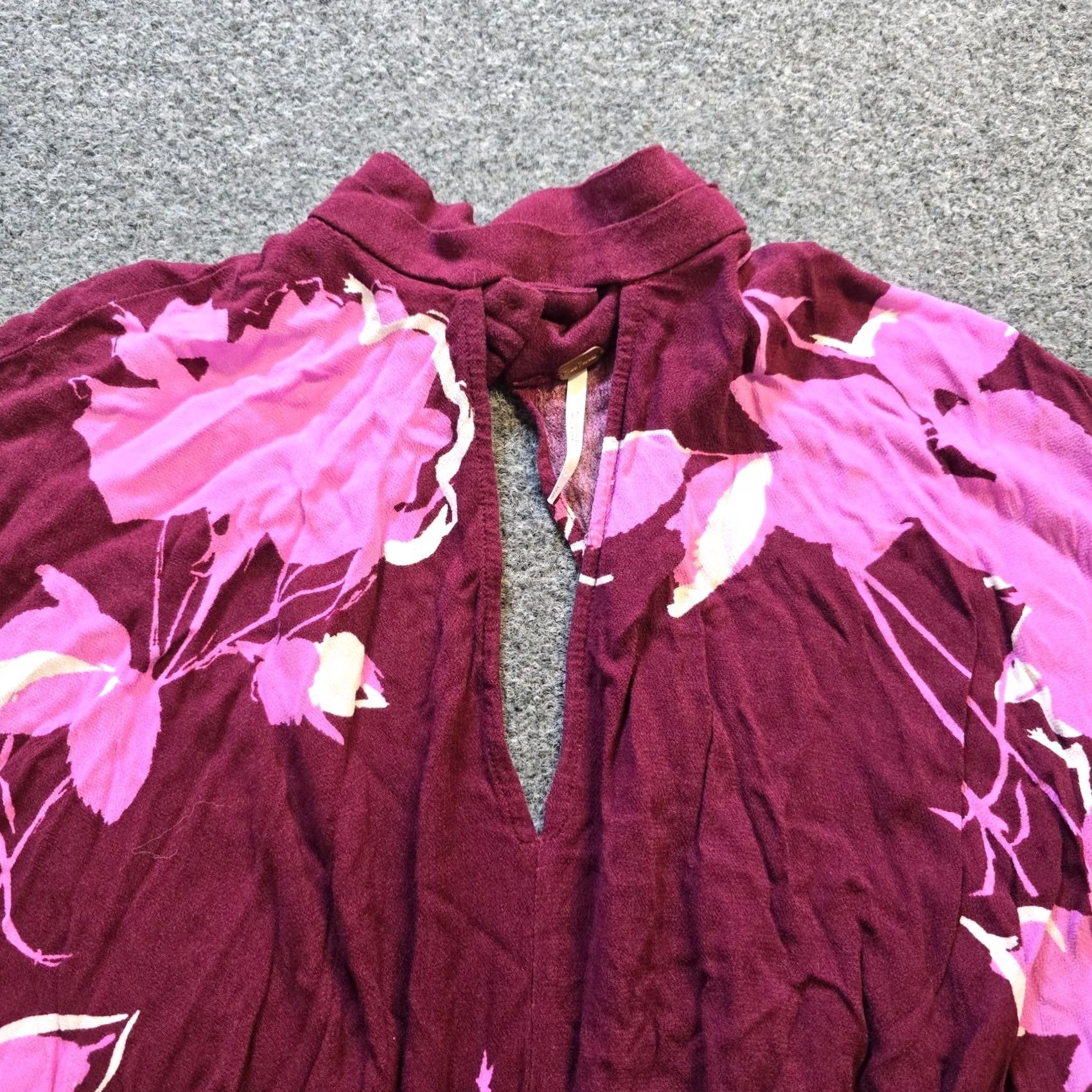 Free People Free People Top Womens XS Purple Pink Floral Tie Waist Crop V Neck Casual Shirt Size XS / US 0-2 / IT 36-38 - 2 Thumbnail