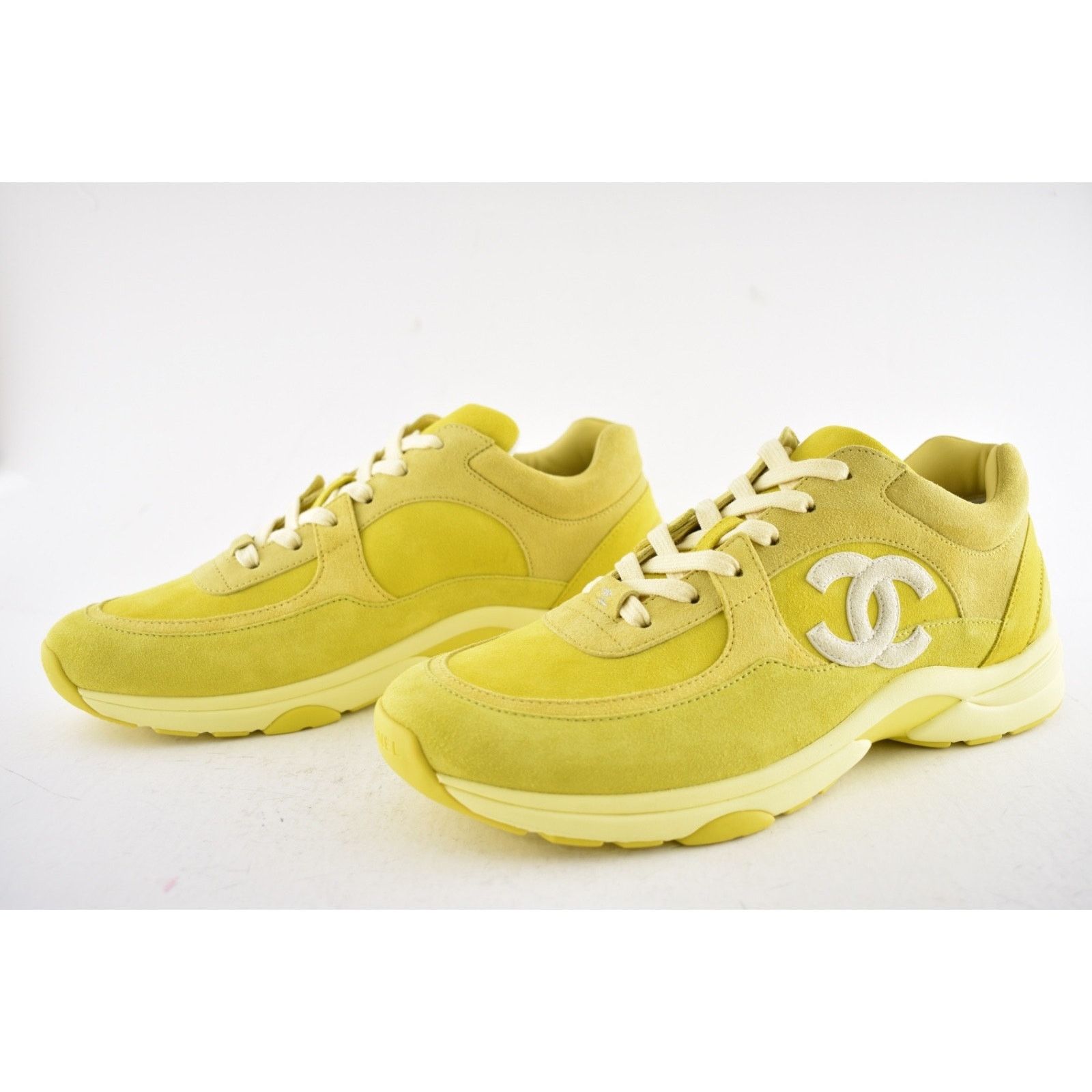 Chanel Chanel 19S Mens Yellow White Suede CC Logo Low Top Size US 11 / EU 44 - 10 Thumbnail