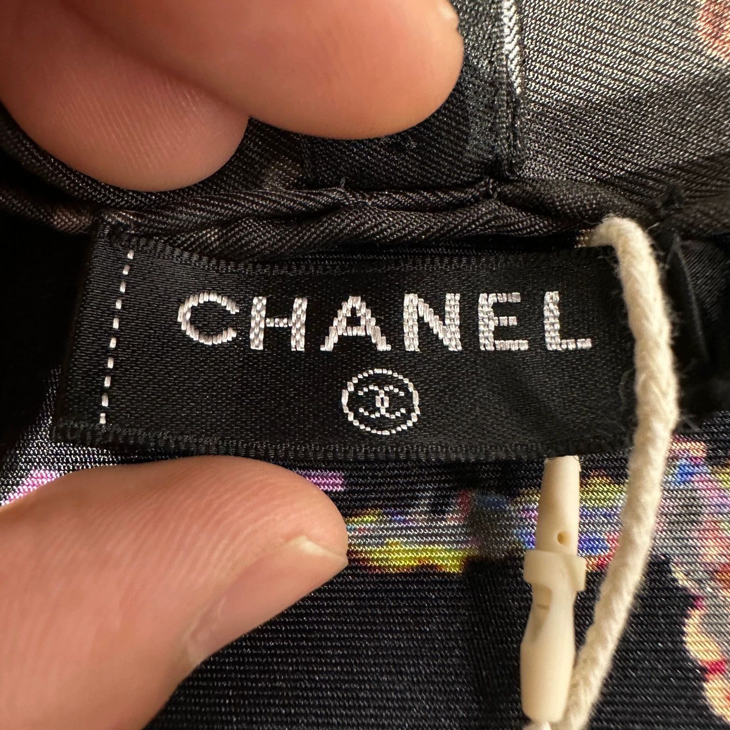 Chanel Chanel may121 Quilted Logo Lettering Silk Scarf Size ONE SIZE - 3 Thumbnail